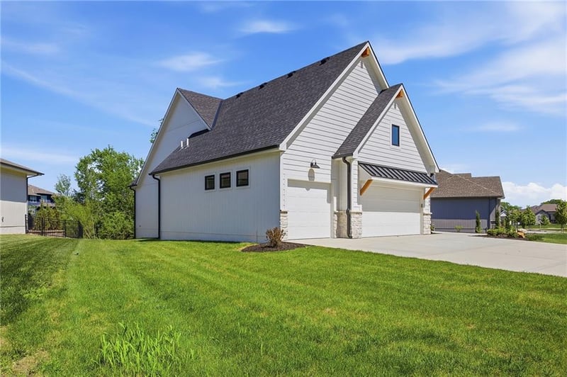 15486 172nd Ct, Olathe, KS 66062