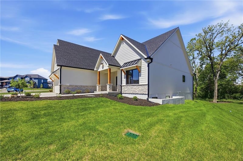 15486 172nd Ct, Olathe, KS 66062