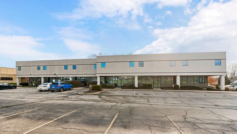 12651 Hemlock St, Overland Park, KS 66213