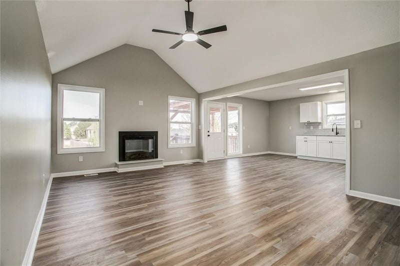 725 Tisha Ln, Grain Valley, MO 64029