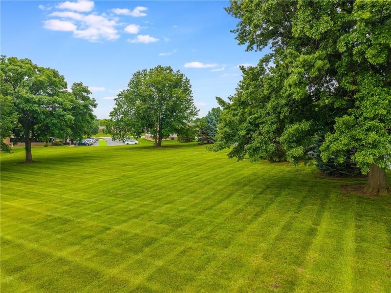 Brooktree Ln, Gladstone, MO 64119