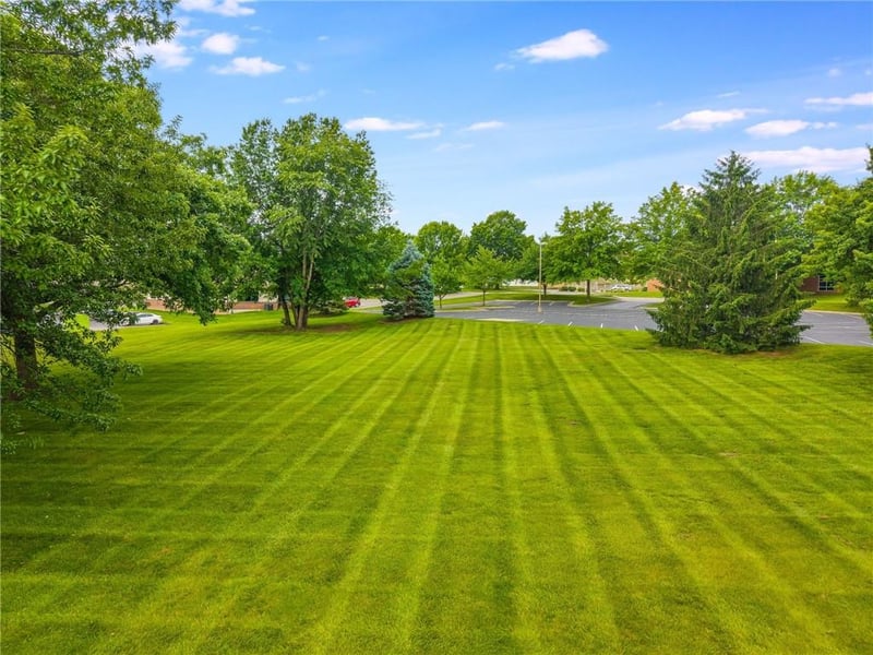 Brooktree Ln, Gladstone, MO 64119