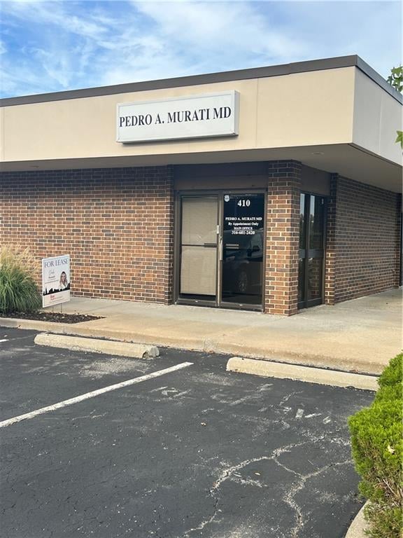 10580 Barkley St, Overland Park, KS 66212