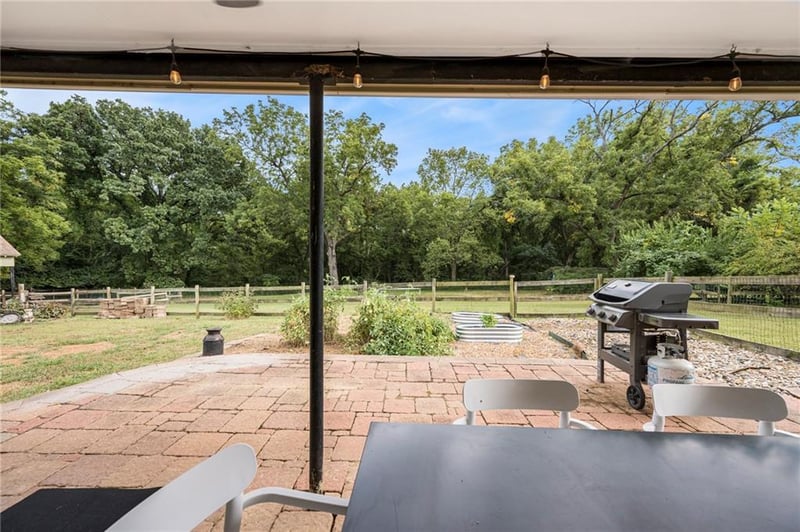 6115 Oak Grove Rd, Kansas City, KS 66106