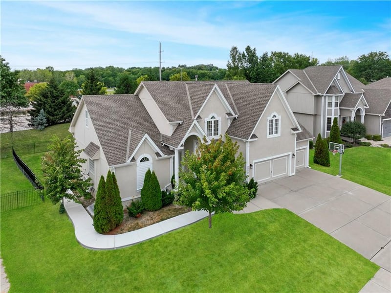 9020 Oxford Ave, Kansas City, MO 64157