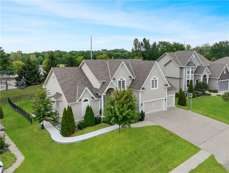 9020 Oxford Ave, Kansas City, MO 64157