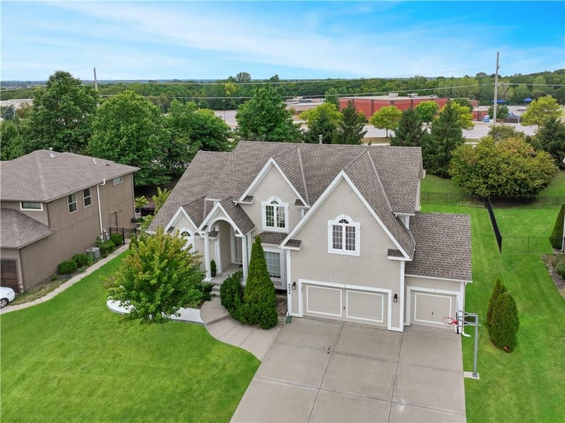 9020 Oxford Ave, Kansas City, MO 64157