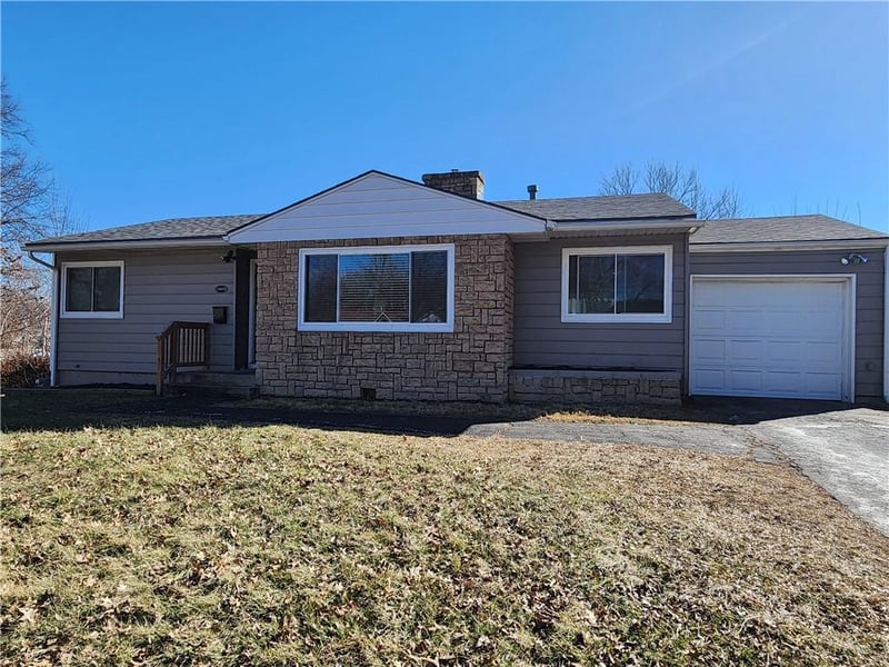 3517 Sloan Dr, Kansas City, KS 66104