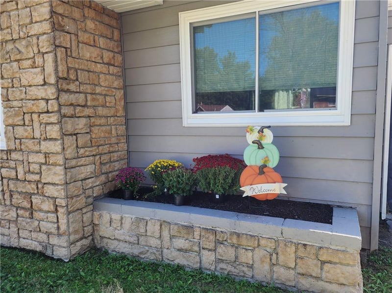 3517 Sloan Dr, Kansas City, KS 66104