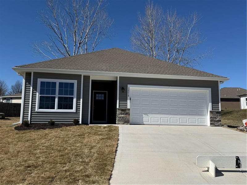 12218 Rhode Ct, Kansas City, MO 64163