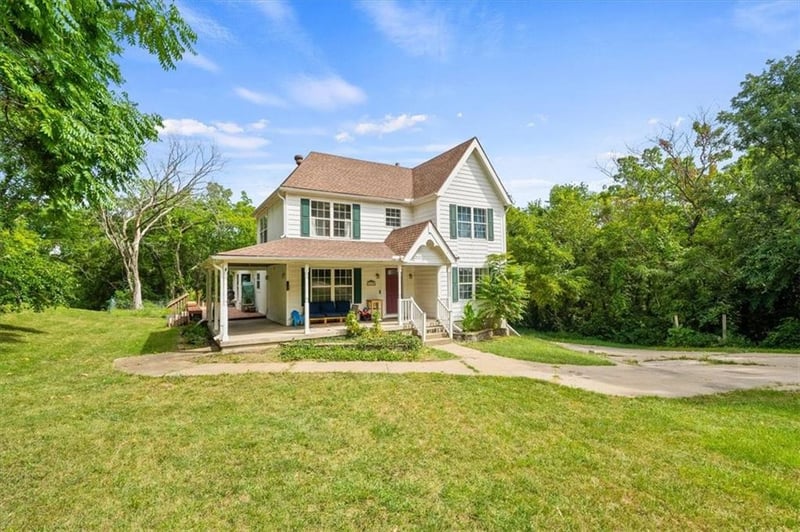 6136 County Line Rd, Kansas City, KS 66106