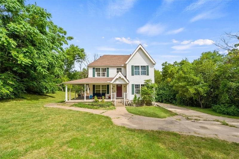 6136 County Line Rd, Kansas City, KS 66106