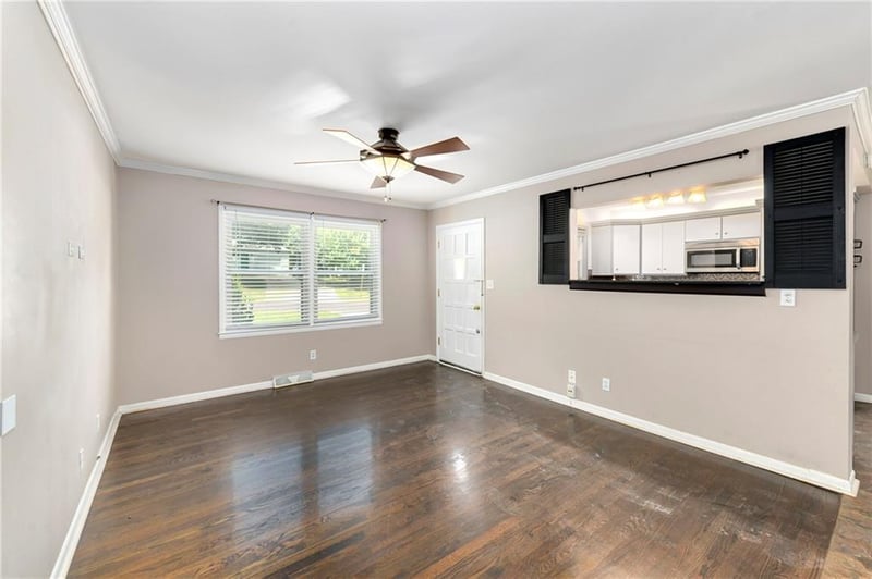 9503 Grandview St, Overland Park, KS 66212