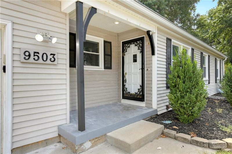 9503 Grandview St, Overland Park, KS 66212
