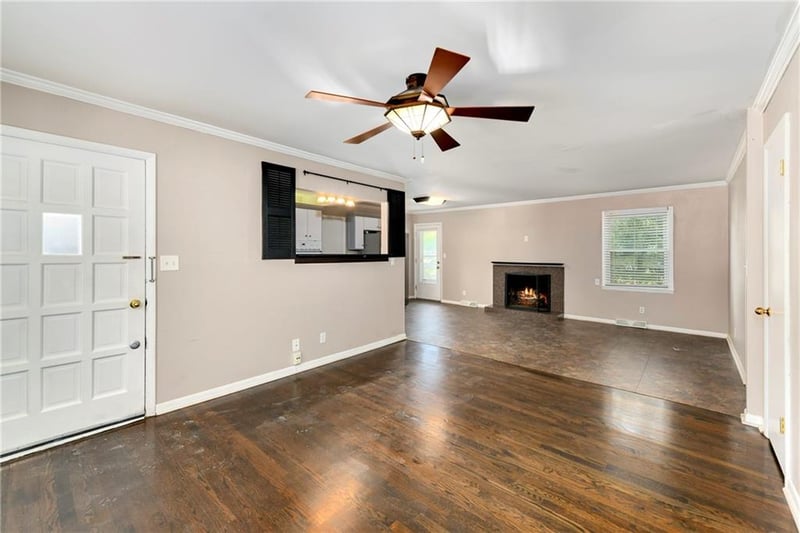 9503 Grandview St, Overland Park, KS 66212