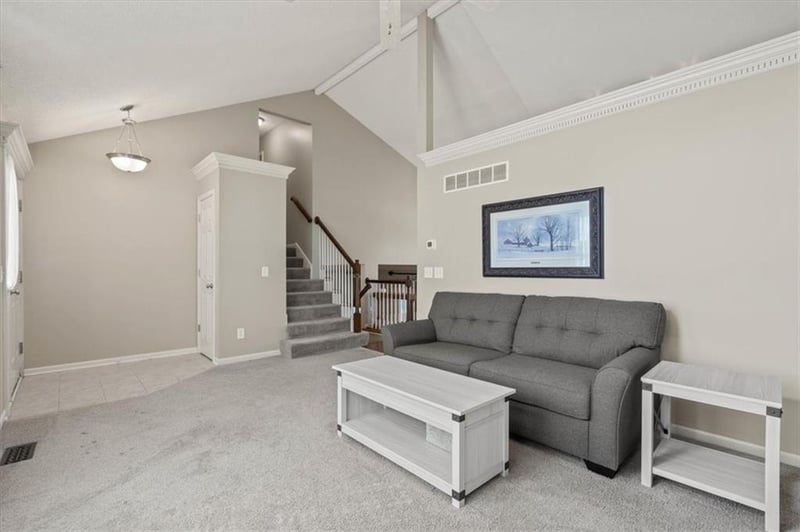 9128 Mulberry Ave, Kansas City, MO 64155