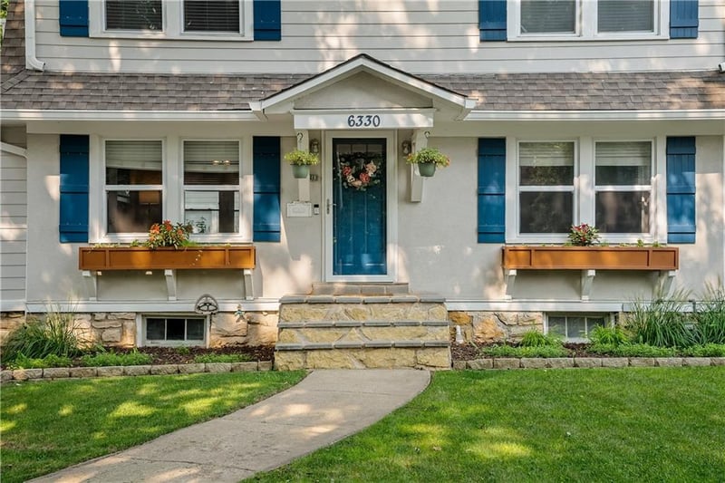 6330 Oak St, Kansas City, MO 64113