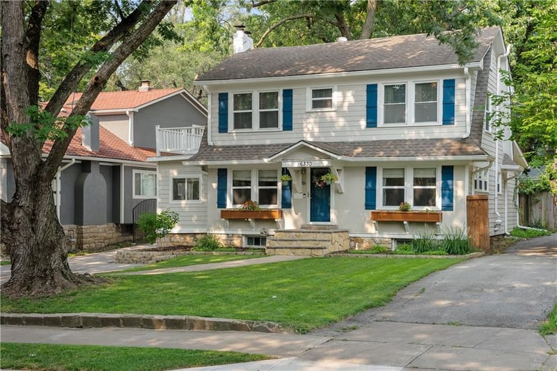 6330 Oak St, Kansas City, MO 64113