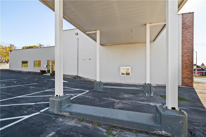 6145 Troost Ave, Kansas City, MO 64110