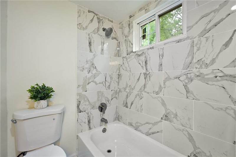 10709 13th St, Independence, MO 64052