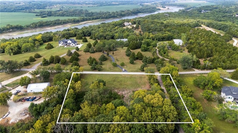 26775 W 73rd St, Shawnee, KS 66227