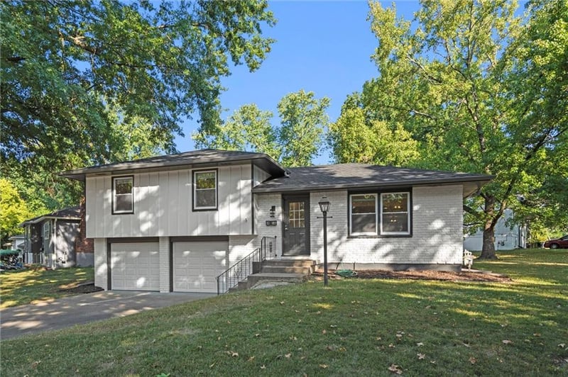 8416 97th Ter, Kansas City, MO 64134