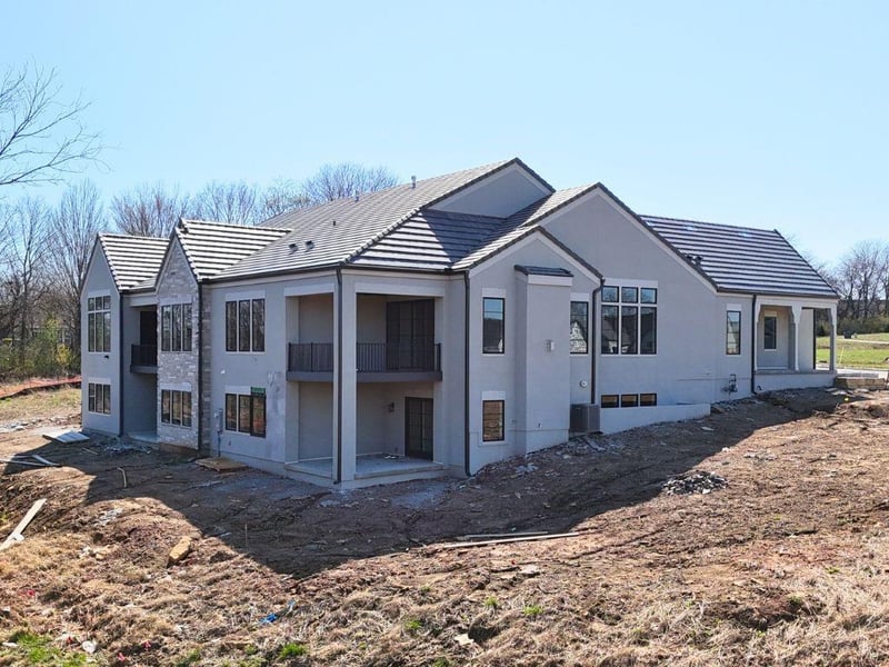 13749 Pembroke Ln, Leawood, KS 66224