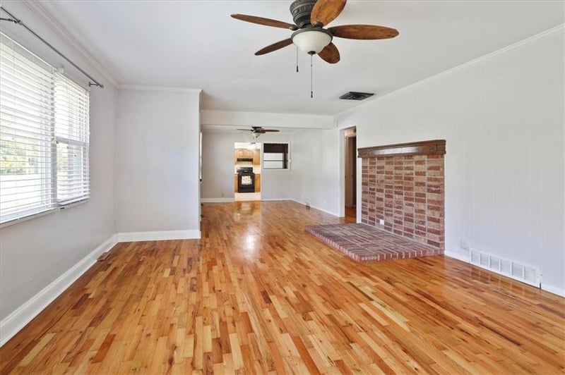 7000 Waukomis Dr, Kansas City, MO 64151