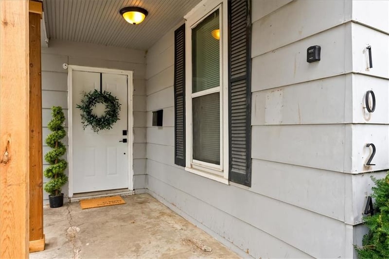 1024 Roosevelt Ave, St Joseph, MO 64505