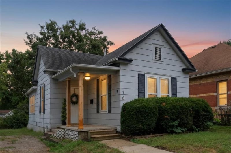 1024 Roosevelt Ave, St Joseph, MO 64505