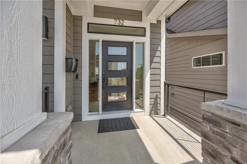 732 W 45th St, Kansas City, MO 64111