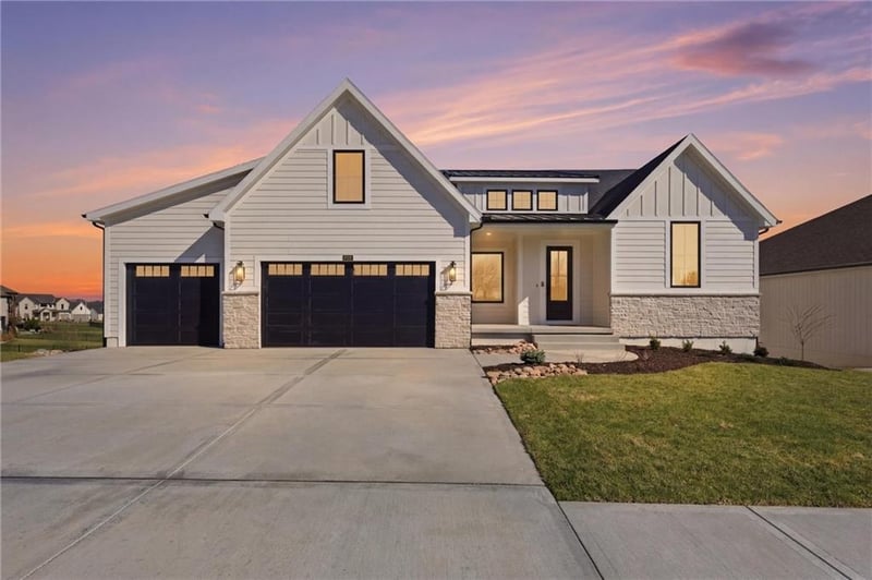 8308 76th Ter, Kansas City, MO 64158