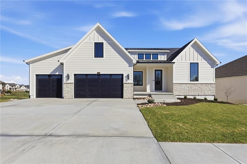 8308 NE 76th Ter, Kansas City, MO 64158