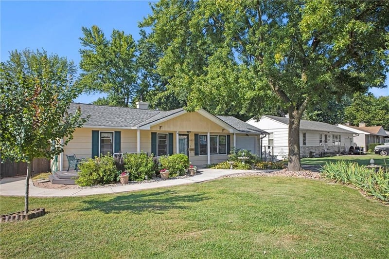 8403 110th Ter, Kansas City, MO 64134