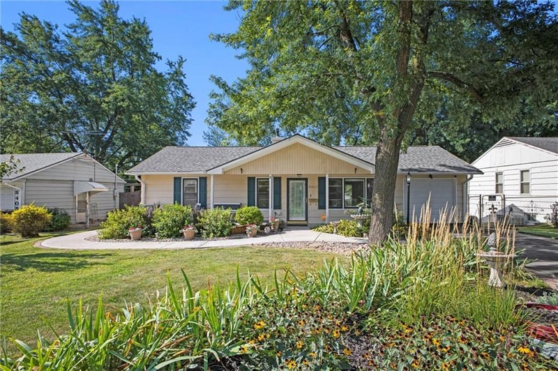 8403 110th Ter, Kansas City, MO 64134