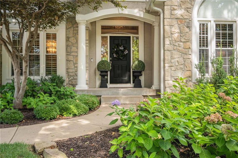 4528 140th St, Leawood, KS 66224