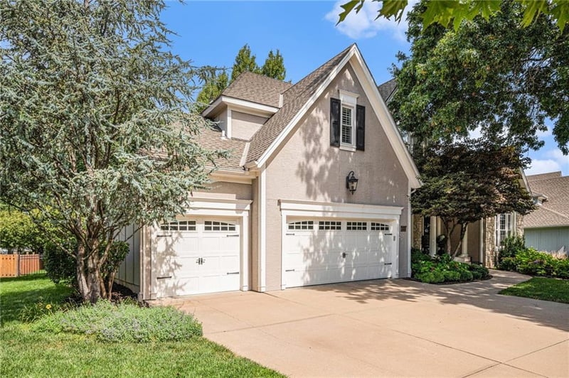 4528 140th St, Leawood, KS 66224