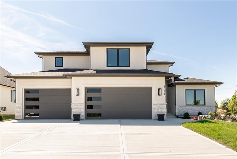 18600 Howe Dr, Overland Park, KS 66085