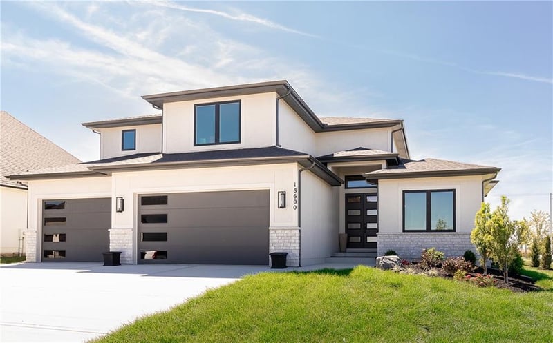 18600 Howe Dr, Overland Park, KS 66085