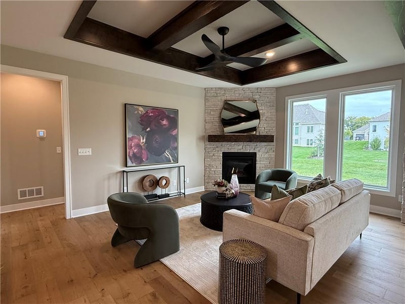 4133 Dearborn Ln, Lee's Summit, MO 64064