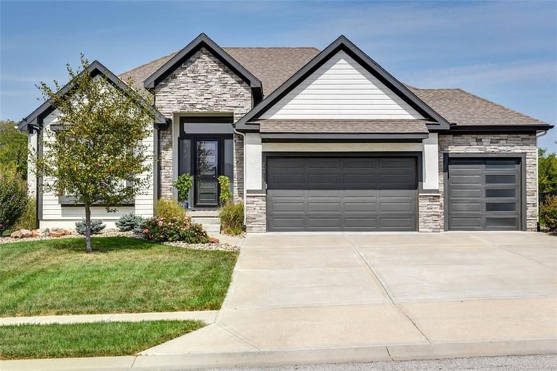 24916 W 75th Pl, Shawnee, KS 66227