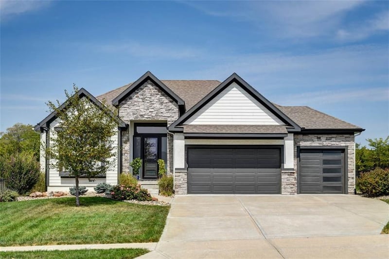 24916 W 75th Pl, Shawnee, KS 66227