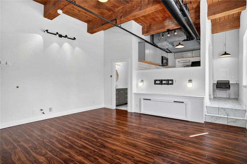 609 Central St #1404, Kansas City, MO 64105