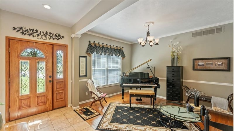 18352 S 1453 Rd, Nevada, MO 64772