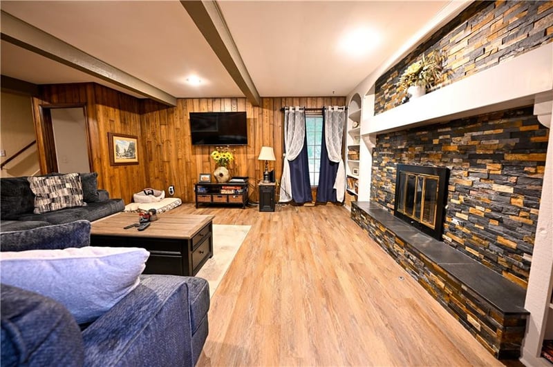 10634 102nd Ter, Overland Park, KS 66214