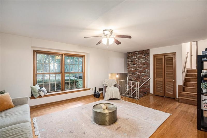 10518 Mersington Ave, Kansas City, MO 64137