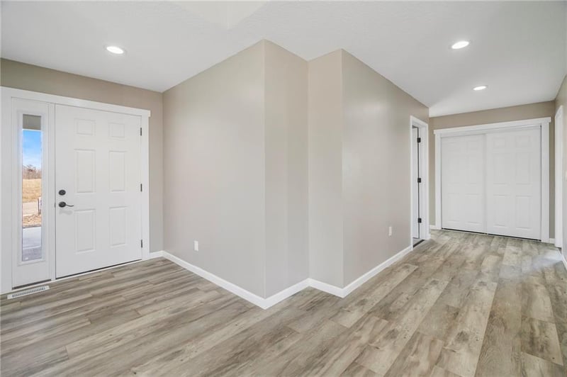 112 Westwood Dr, Gallatin, MO 64640