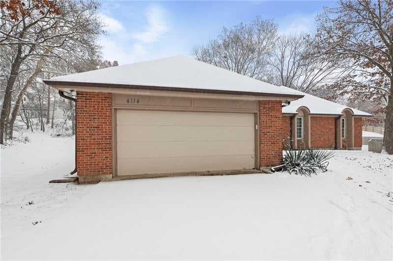 4114 73rd St, Kansas City, MO 64151