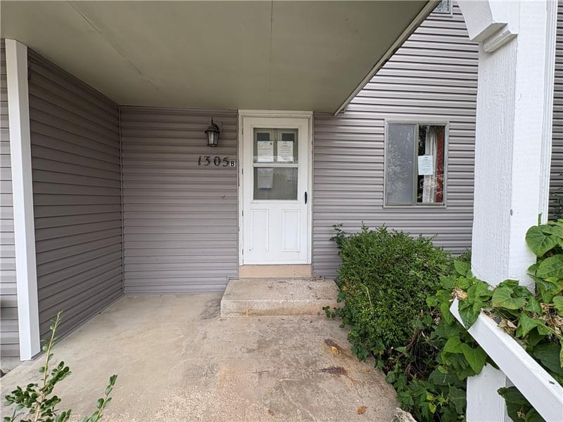 1305 123rd Ter #B, Olathe, KS 66061
