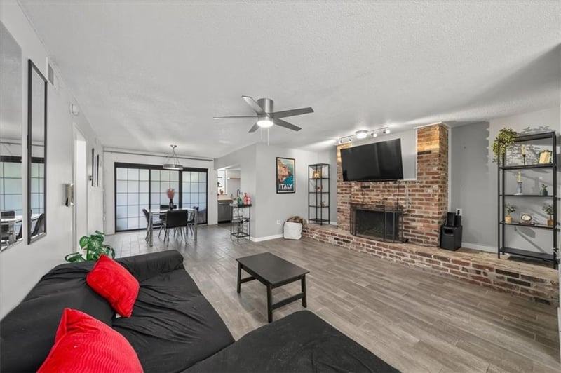 4057 Walnut St #7, Kansas City, MO 64111